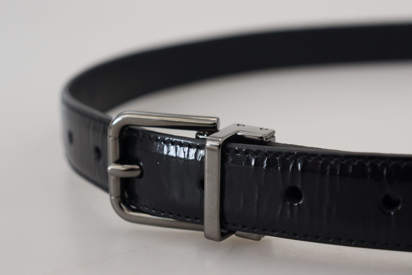 Dolce & Gabbana Elegant Leather Belt with Metal Buckle