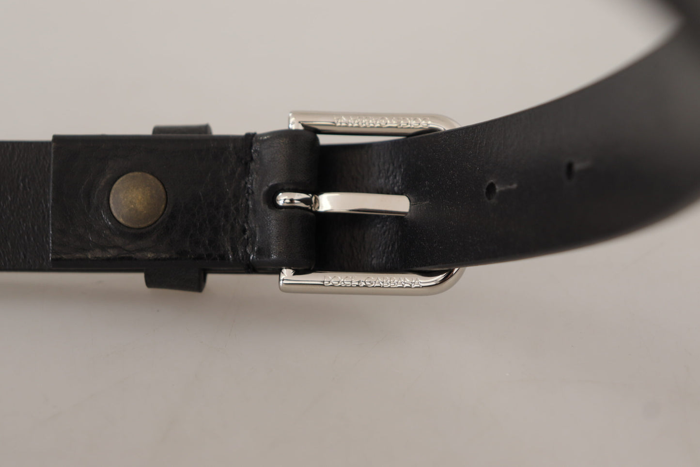 Dolce & Gabbana Elegant Leather Belt with Metal Buckle Closure