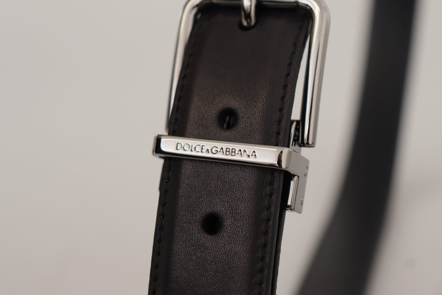 Dolce & Gabbana Elegant Black Leather Belt with Metal Buckle