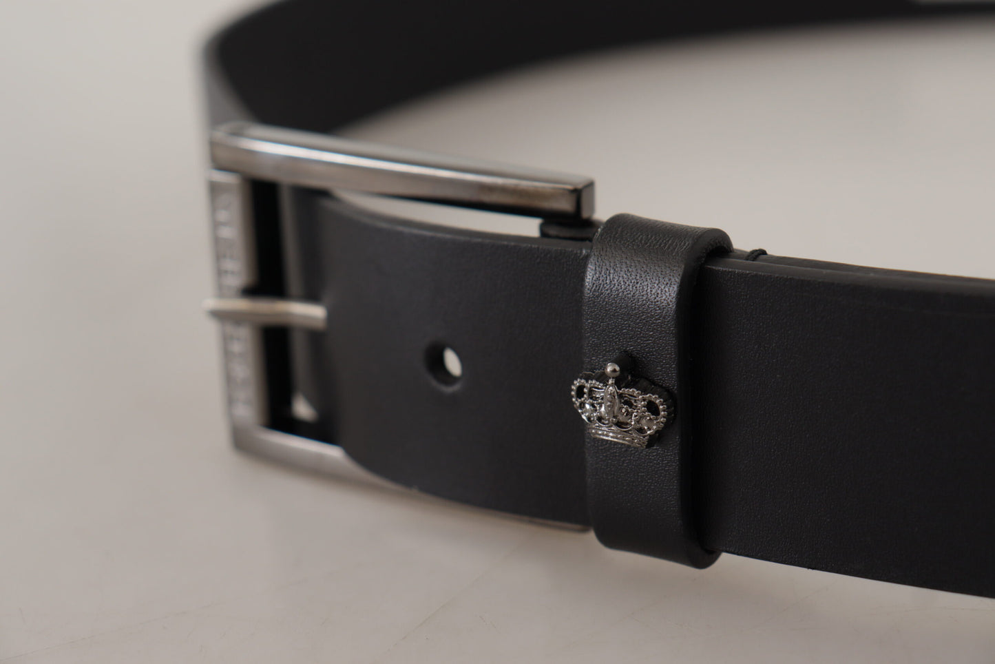 Dolce & Gabbana Elegant Black Leather Belt with Metal Buckle