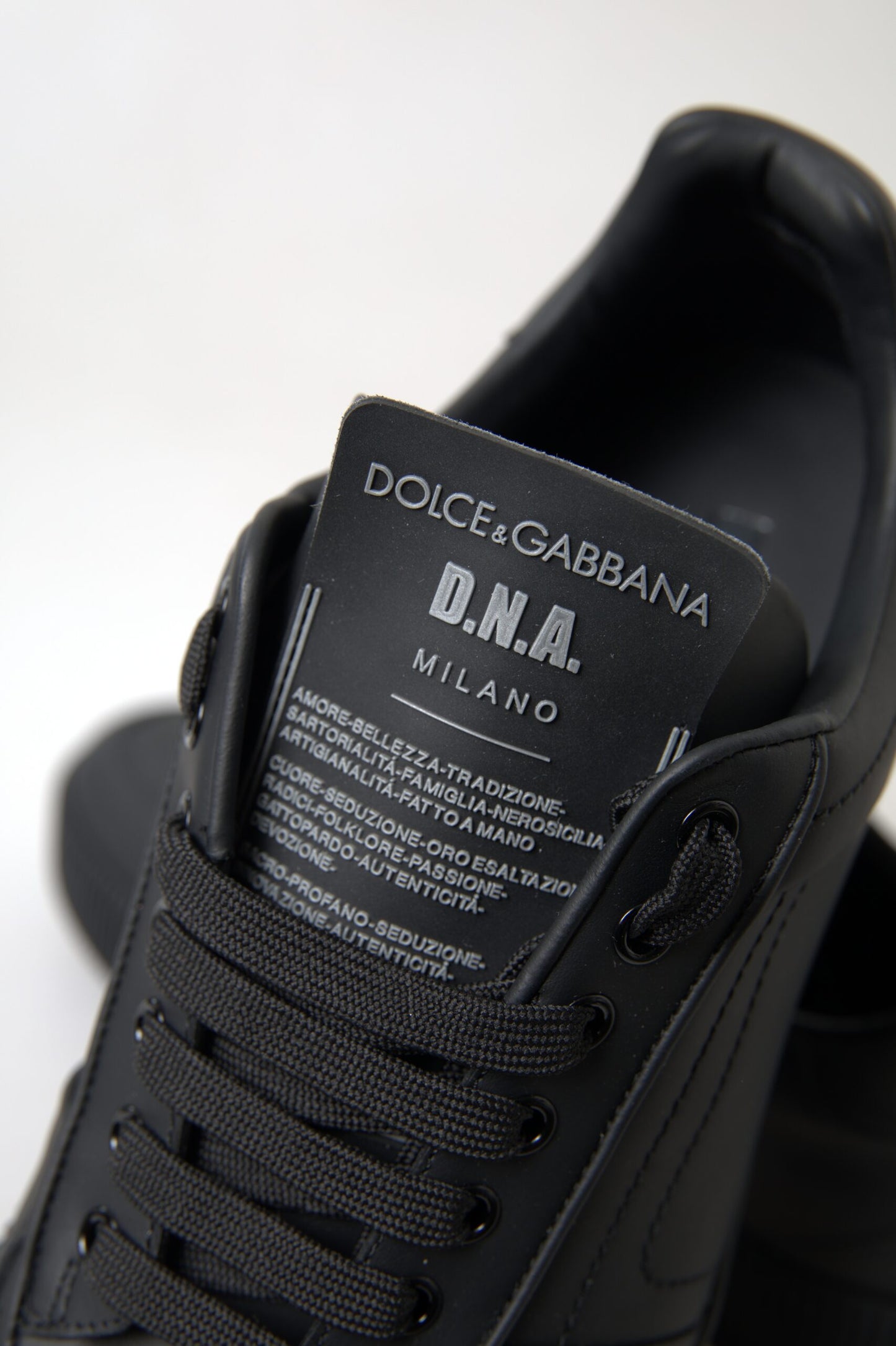 Dolce & Gabbana Elegant Black Low Top Leather Sneakers