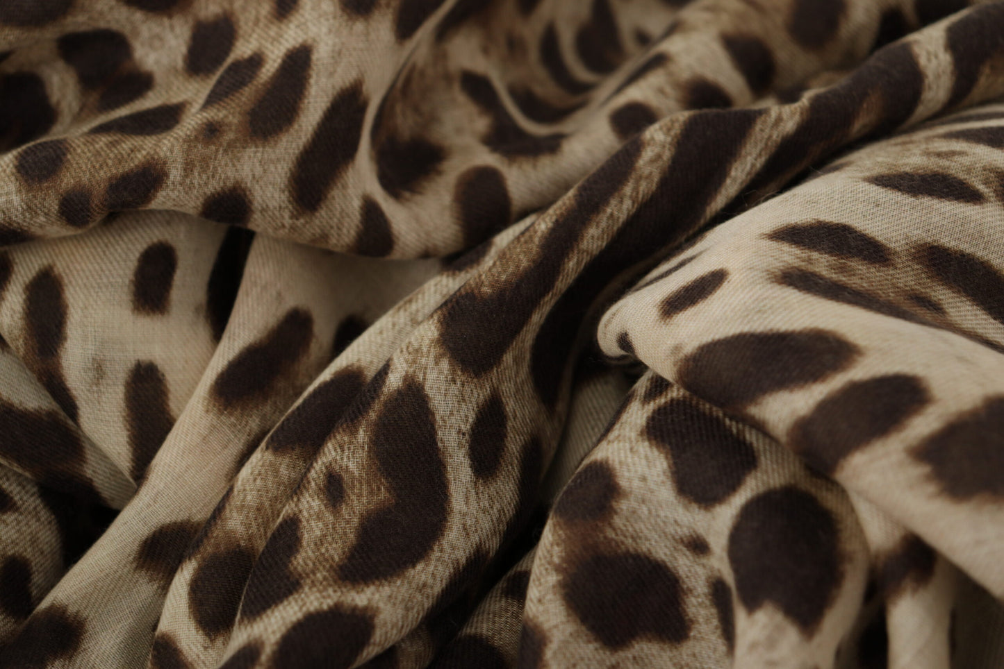 Dolce & Gabbana Elegant Leopard Print Cashmere Scarf