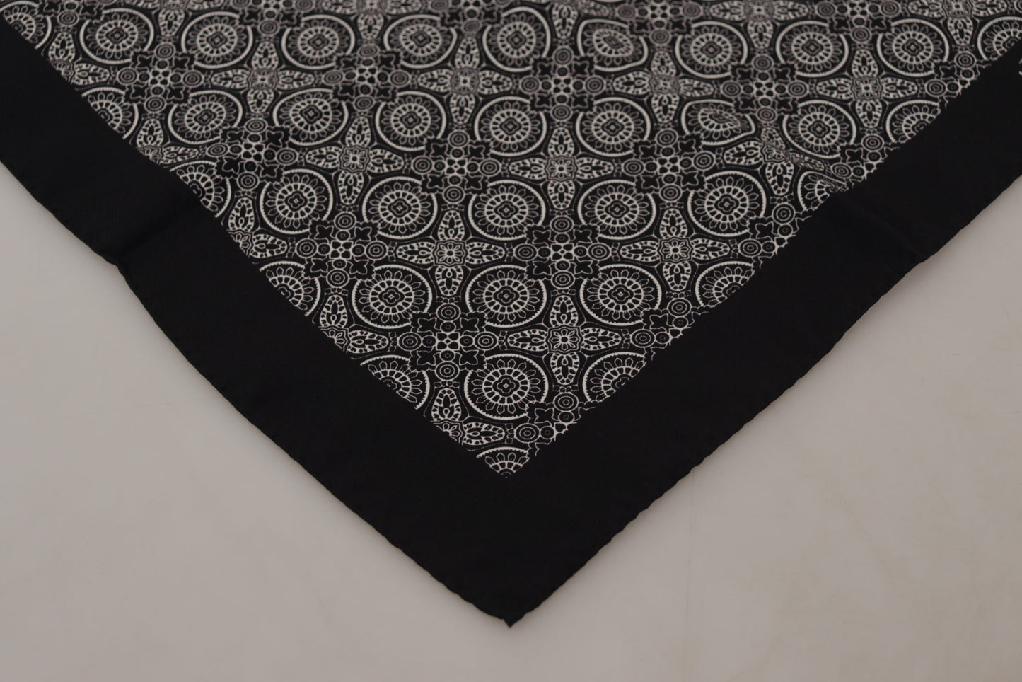 Dolce & Gabbana Elegant Black Paisley Silk Men's Scarf